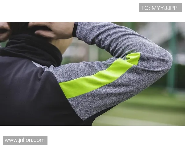 穆西亚拉小腿骨折后首次重返球场恢复训练 复出在即 穆西亚拉小腿骨折后首次重返球场恢复训练 复出在即